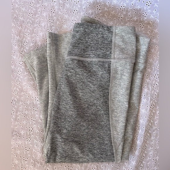 Outdoor Voices Grey two tone warm up capri leggings Medium - Picture 4 of 4